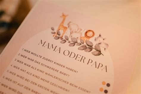 Augenbinden und Füttern bei einer Babyparty