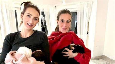 Charlotte Würdig und Georgina Stumpf sprechen in ihrem Podcast über emotionale Themen.